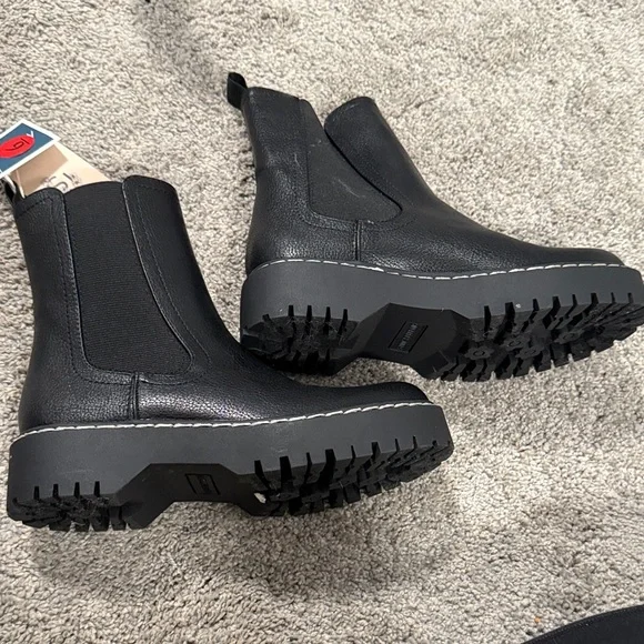 Sincerely Jules Black Ankle Boots - Picture 5 of 5